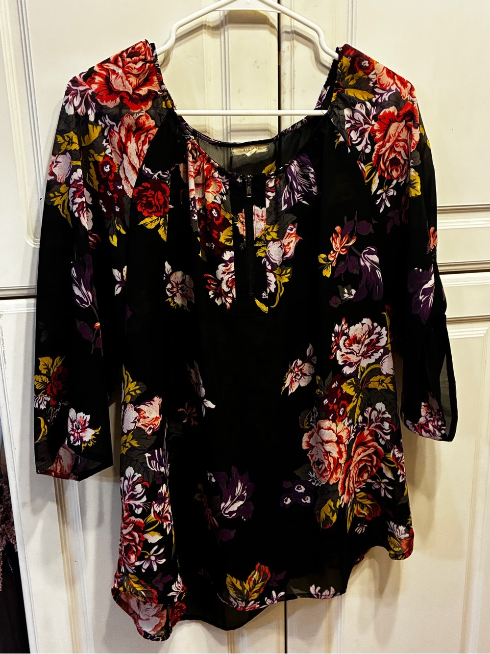 Pleione Black Floral Zipper-Front Tunic Blouse, Size: XLy
